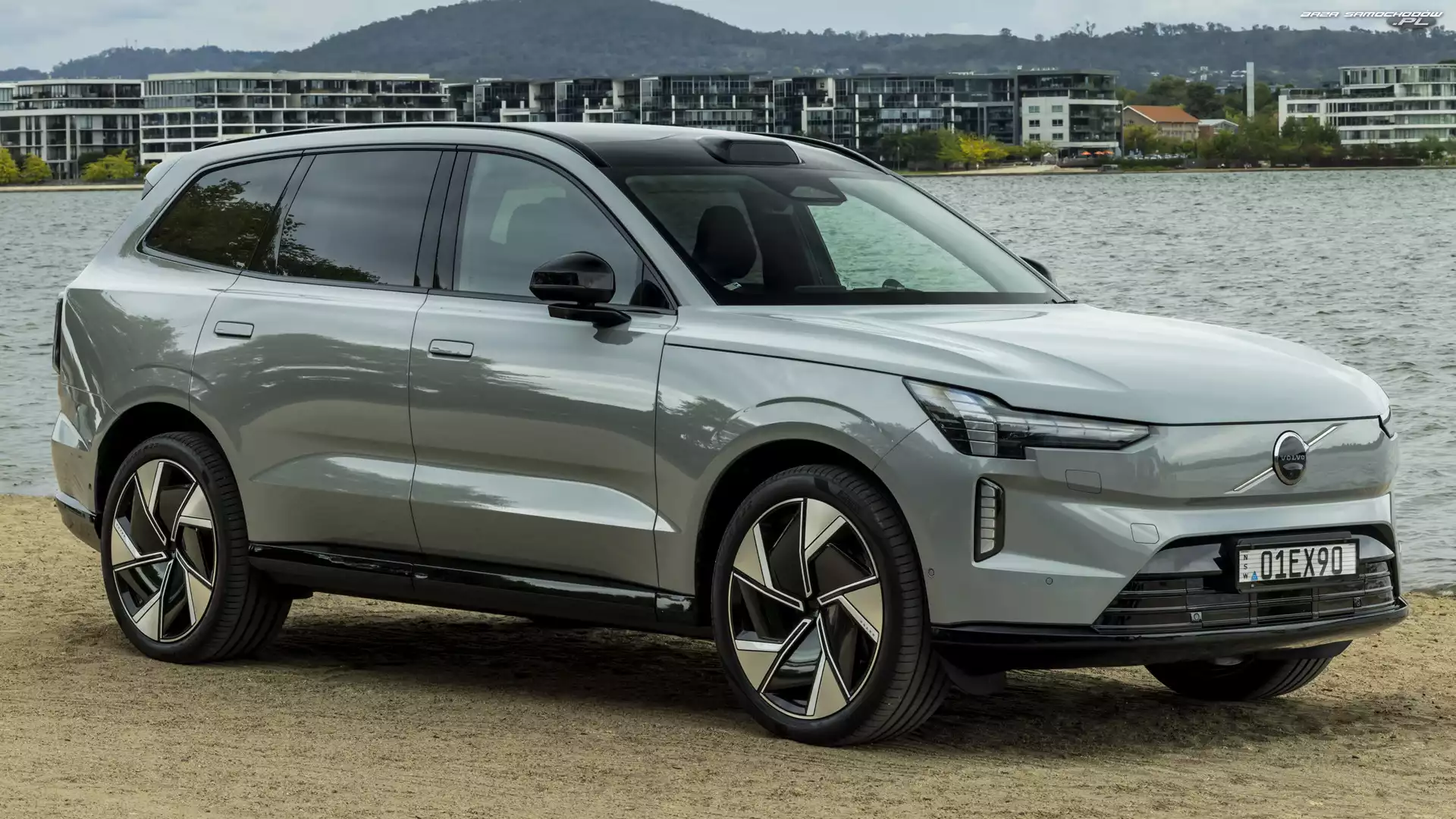 Volvo EX90