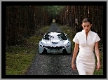 Modelka, BMW Vision Efficient, Droga